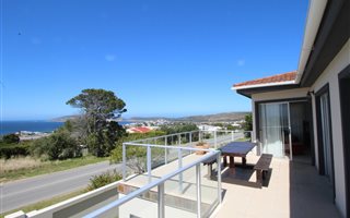 3 Bedroom House in Upper Robberg