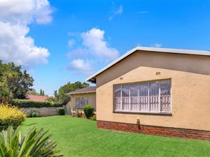 3 Bed House in Van Riebeeck Park