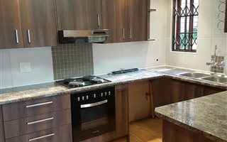 3 Bedroom Townhouse in Noordheuwel