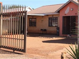 3 Bed House in Lenasia Central