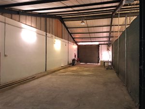 220 m² Commercial space in Glen Anil