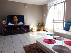 3 Bed Duplex in Silverton