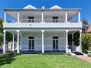 6 Bed House in Wynberg Upper