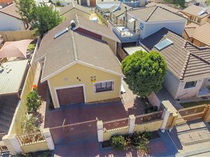 3 Bedroom House in Olievenhoutbosch