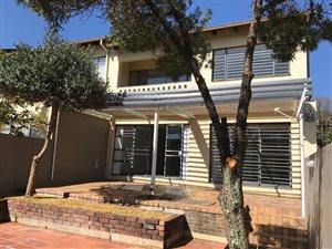 3 Bed Duplex in Waterkloof Heights