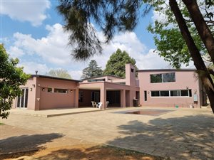 6 Bed House in Henley on Klip