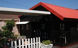 1 Bedroom Garden Cottage in Bluff