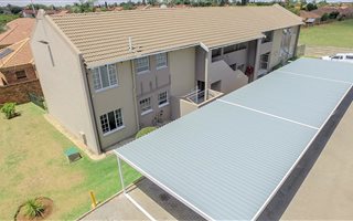 2 Bedroom Townhouse in Ravenswood
