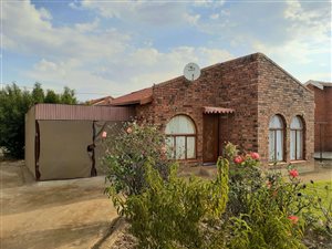 2 Bed House in Selosesha