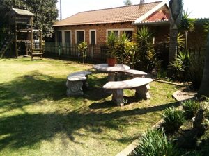2 Bed Townhouse in Rhodesfield