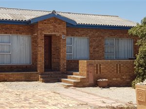 3 Bedroom House in Strandfontein