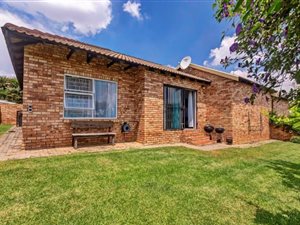 2 Bed Townhouse in Honeydew Ridge