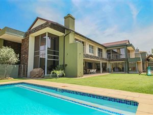 5 Bed House in Eagle Canyon Golf Estate