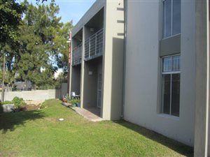 2 Bed Apartment in Somerset West Central