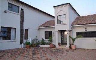 6 Bedroom House in Grootfontein Estate