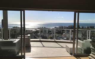 3 Bedroom Apartment in Green Point
