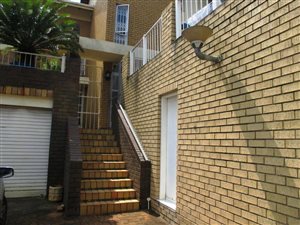 3 Bed Duplex in Fairview
