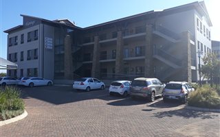 95 m² Commercial space in Hazeldean (Silverlakes Surroundings)