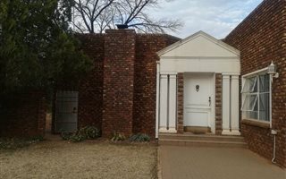 4 Bedroom House in Viljoenskroon