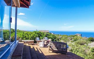 3 Bedroom House in Village On Sea