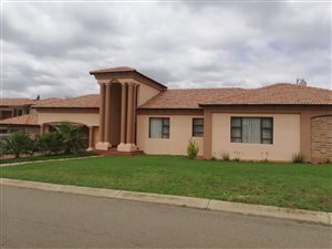 4 Bedroom House in Three Rivers East