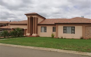 4 Bedroom House in Three Rivers East