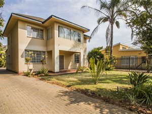 8 Bed House in Riviera