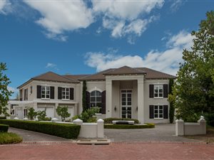 6 Bed House in Pearl Valley