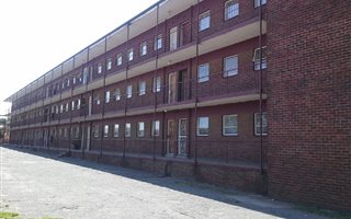 2 Bedroom Apartment in Vanderbijlpark CW3