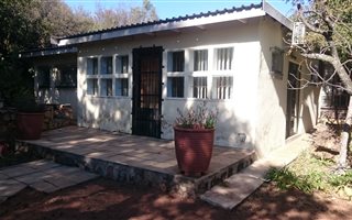 5 Bedroom House in Floracliffe