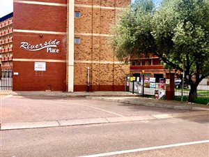2 Bed Apartment in Zwartkop