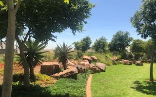 812 m² Land available in Country View Estate