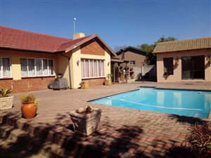 4 Bed House in Barry Hertzog Park