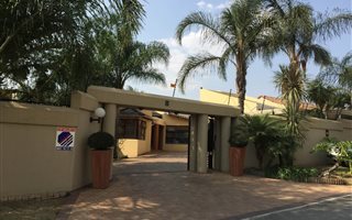 4 Bedroom House in Marais Steyn Park