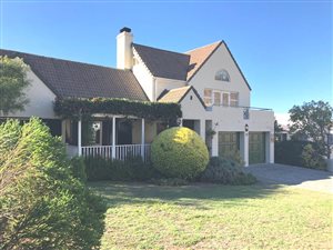 4 Bed House in Hermanus Heights