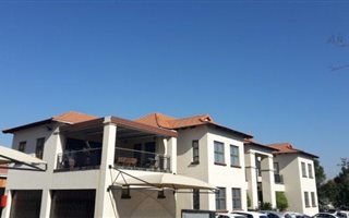 700 m² Office Space in Noordwyk