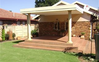 3 Bedroom House in Dennesig