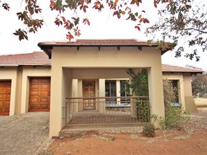 2 Bed House in Woodland Hills