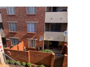 2 Bed Townhouse in Die Hoewes
