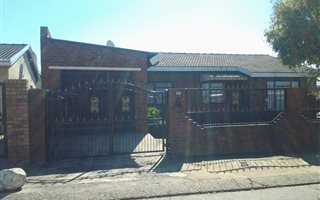 3 Bedroom House in Pimville