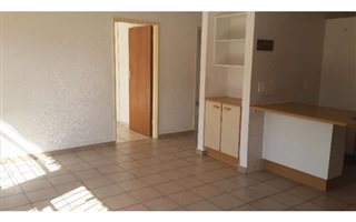 2 Bedroom Simplex in Kibler Park