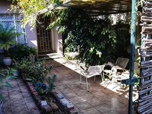 4 Bed House in Springs Central