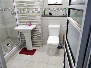 4 Bed Flat in Pelham