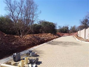 520 m² Land available in Bronberg