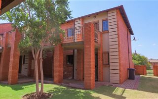 2 Bedroom Townhouse in Eco Park