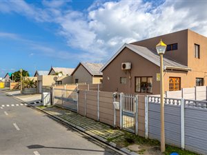 3 Bed House in Admirals Park