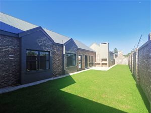 2 Bed House in Mooivallei Park
