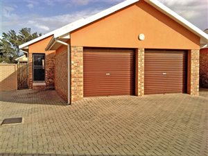 3 Bed Townhouse in Gonubie