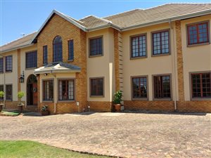 5 Bedroom House in Cornwall Hill