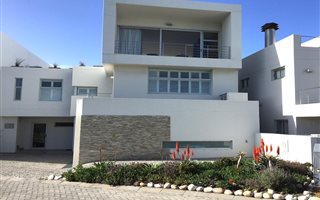 4 Bedroom House in Big Bay